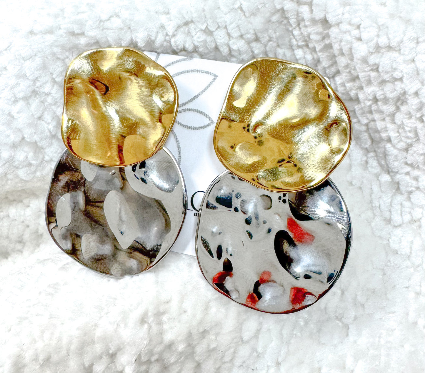 Brinco - Brinco Redondo martelado Dois banhos