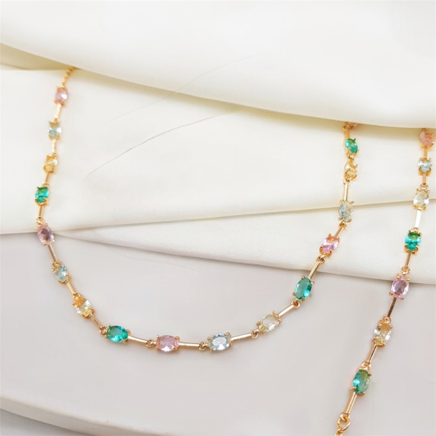 Choker and bracelet color stone set