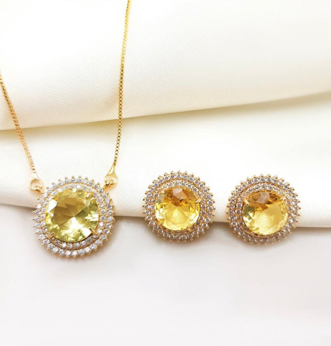 Conjunto - Conjunto de brinco de colar cravejada pedraria luxo- Zirconia Amerelo e cristal