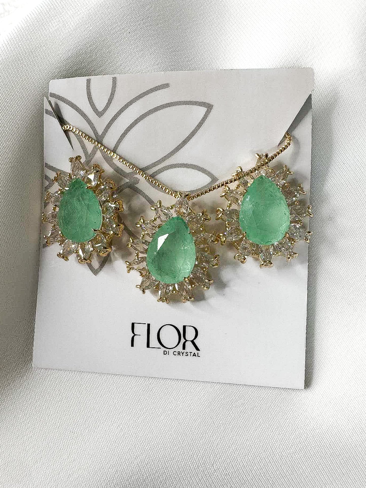 Conjunto - Conjunto Turmalina Paraíba facetado formato de gota detalhe cravejado em Zircônia VERDE