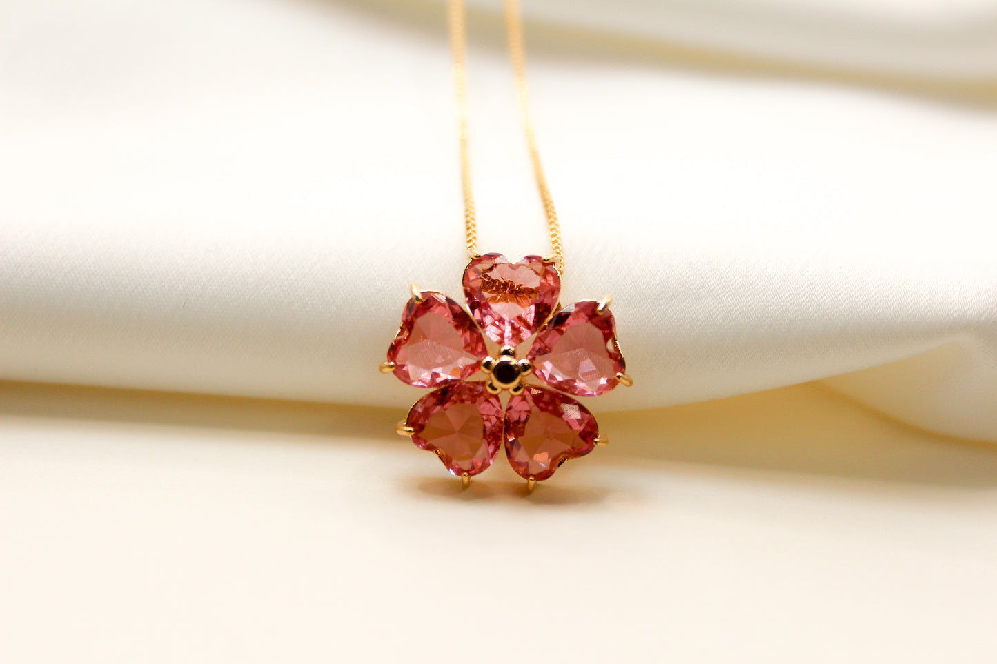 Colar - Colar de Flor em zirconias Vermelha