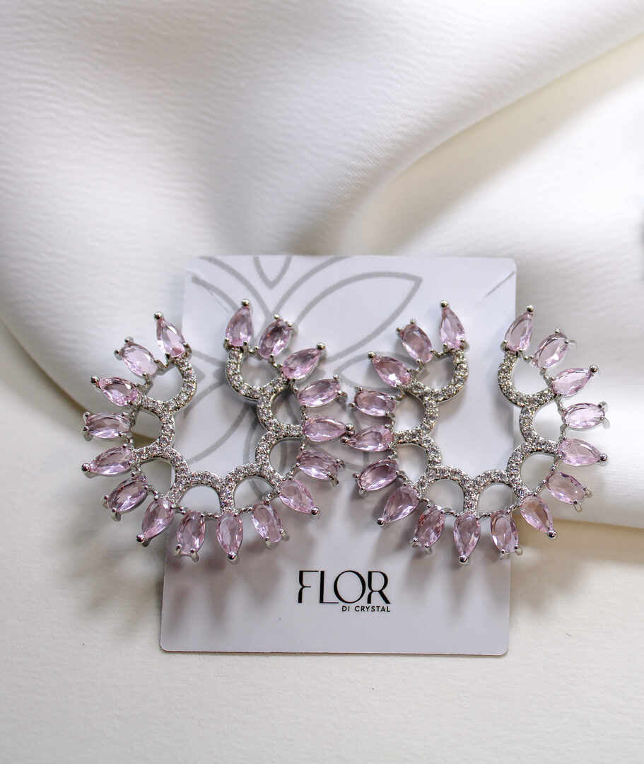 Brinco circular em rosa e cristal