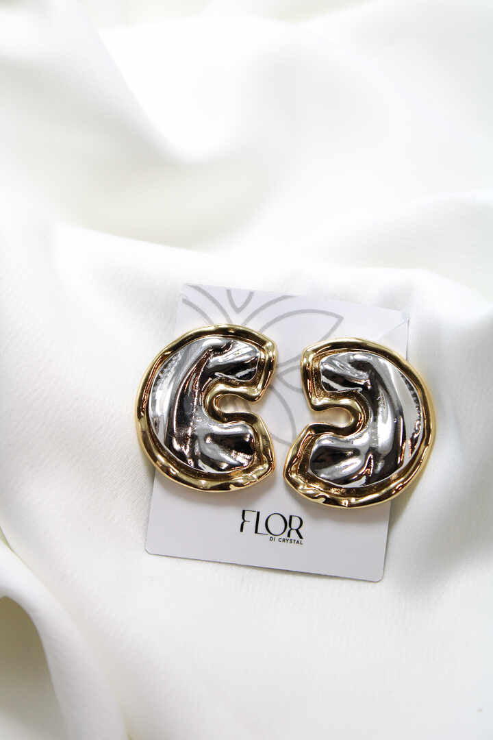 Brinco - Brinco meia lua martelado Dois banhos em duas pecas