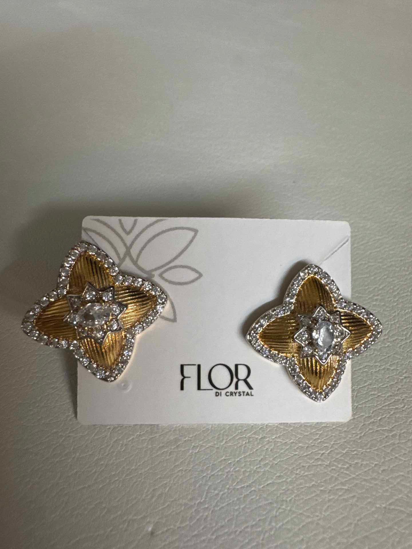 Brinco - Brinco de trevo Escovado Cravejado Grande