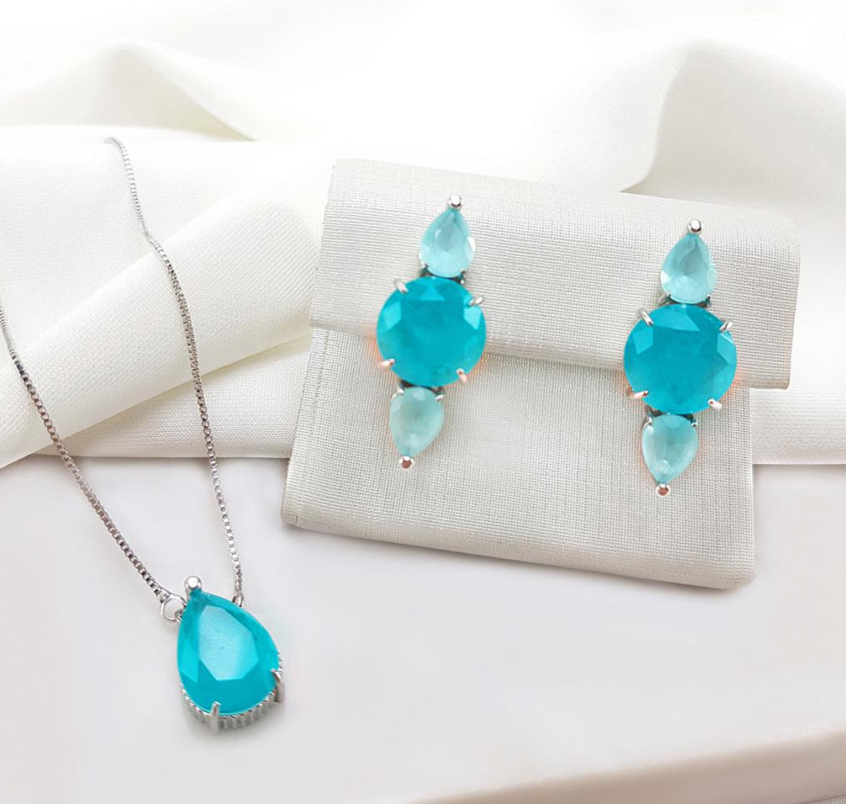 Conjunto colar e brinco Azul e aqua em rodio