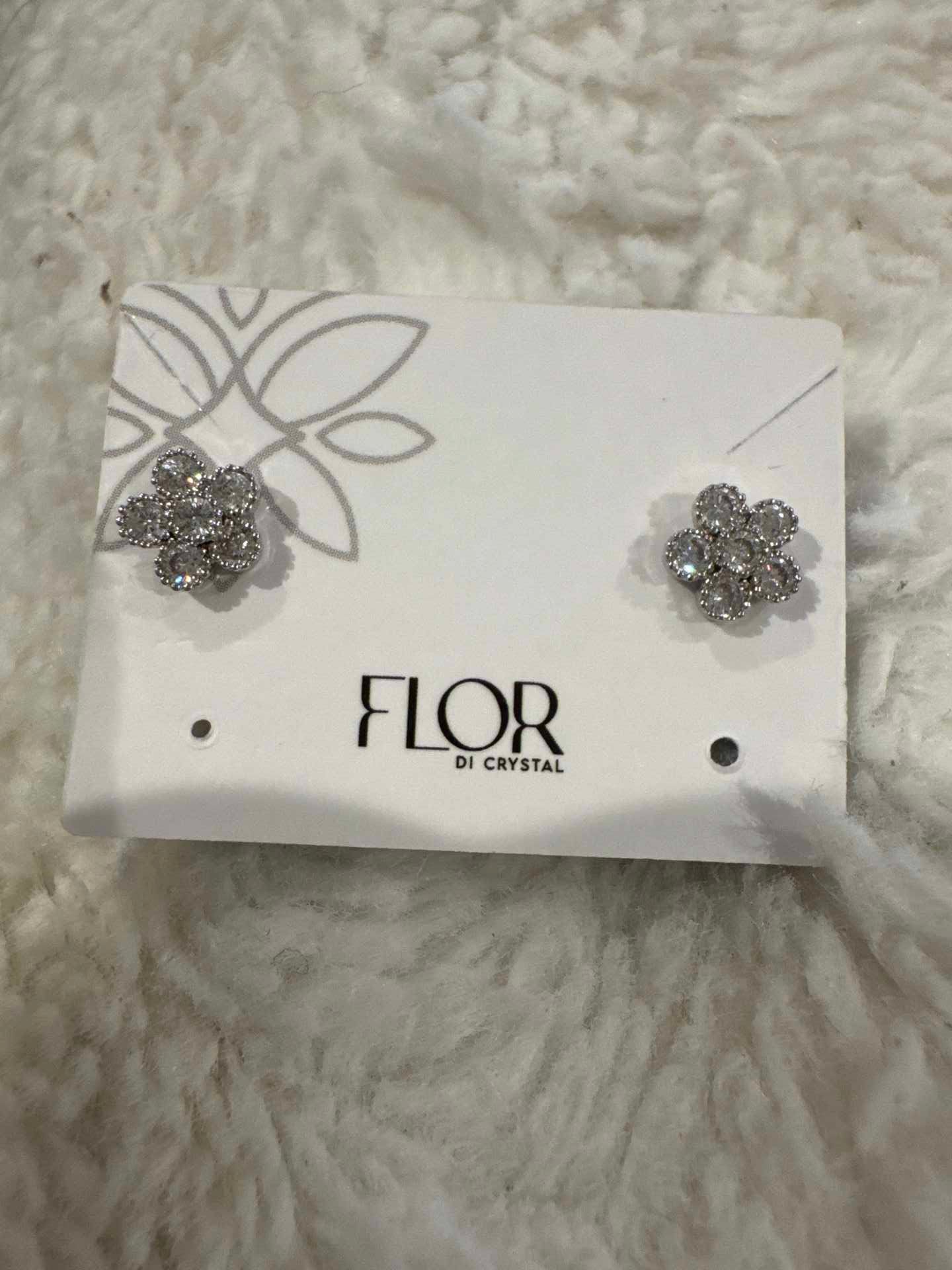 Brinco - Brinco florzinha Cravejada