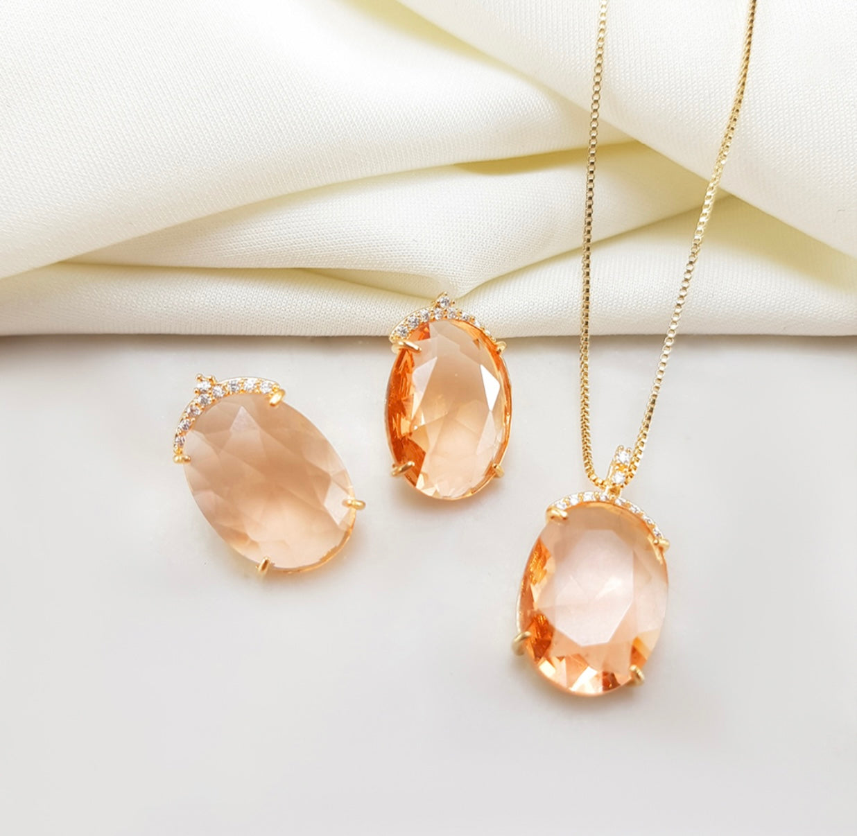 Conjunto - Conjunto colar e brinco em cristal Morganita com cravejado de zirconias