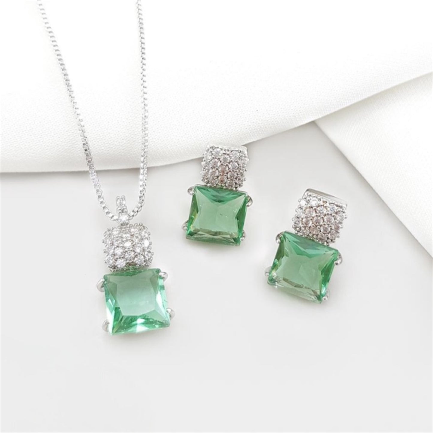 Conjunto - Conjunto de brinco de colar cravejada verde com Zirconias