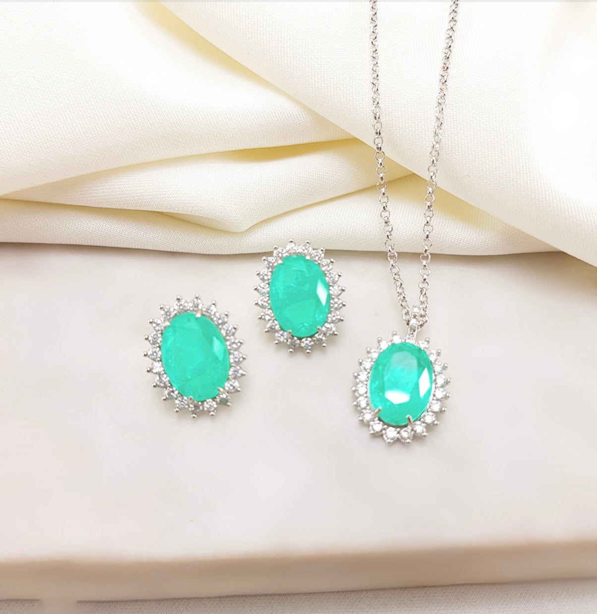 Conjunto - Conjunto colar e brinco em cristal cravejado Pedra fusion Verde