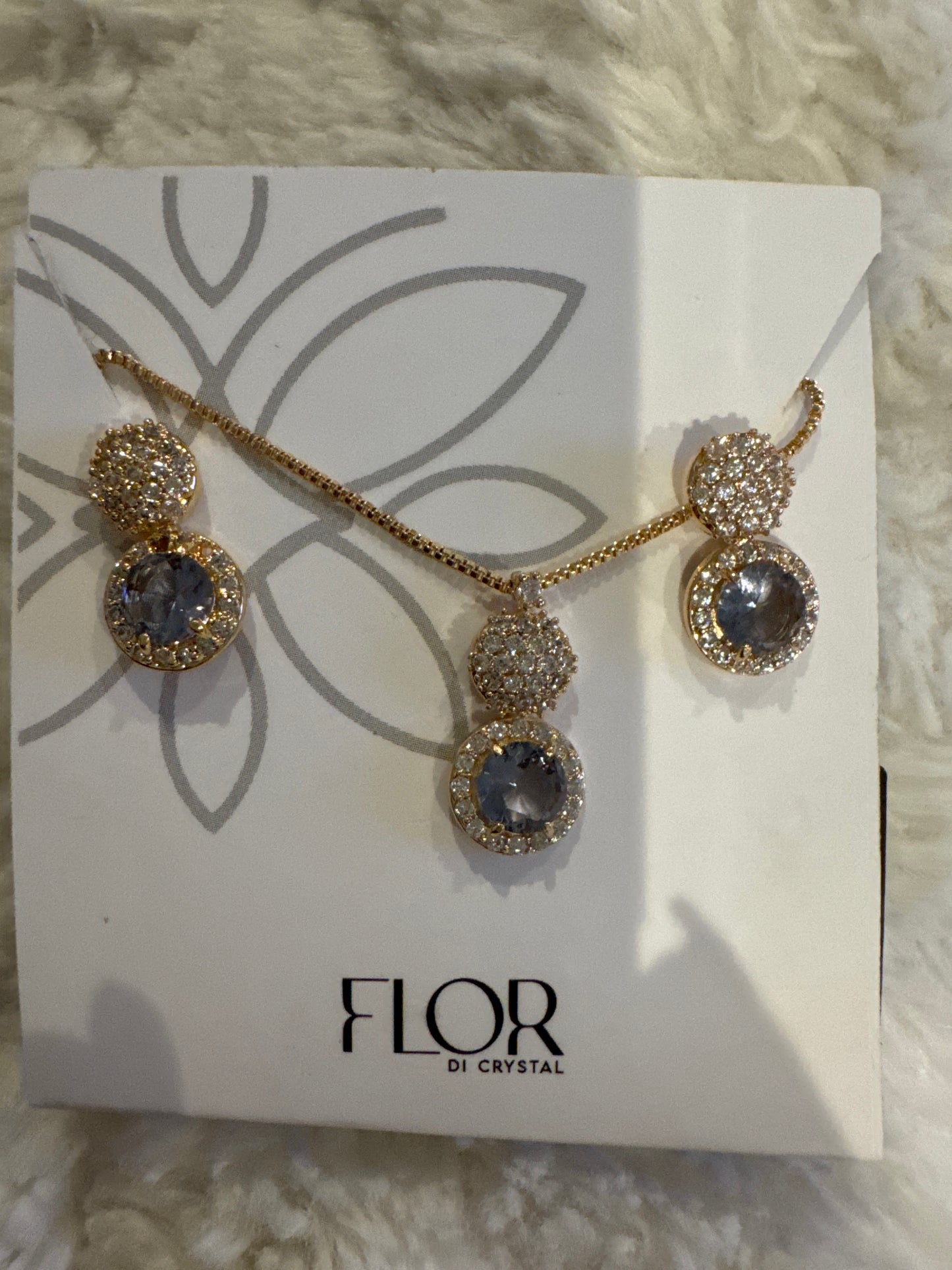 Conjunto - Conjunto de brinco e colar - cravejado com pedra ametista