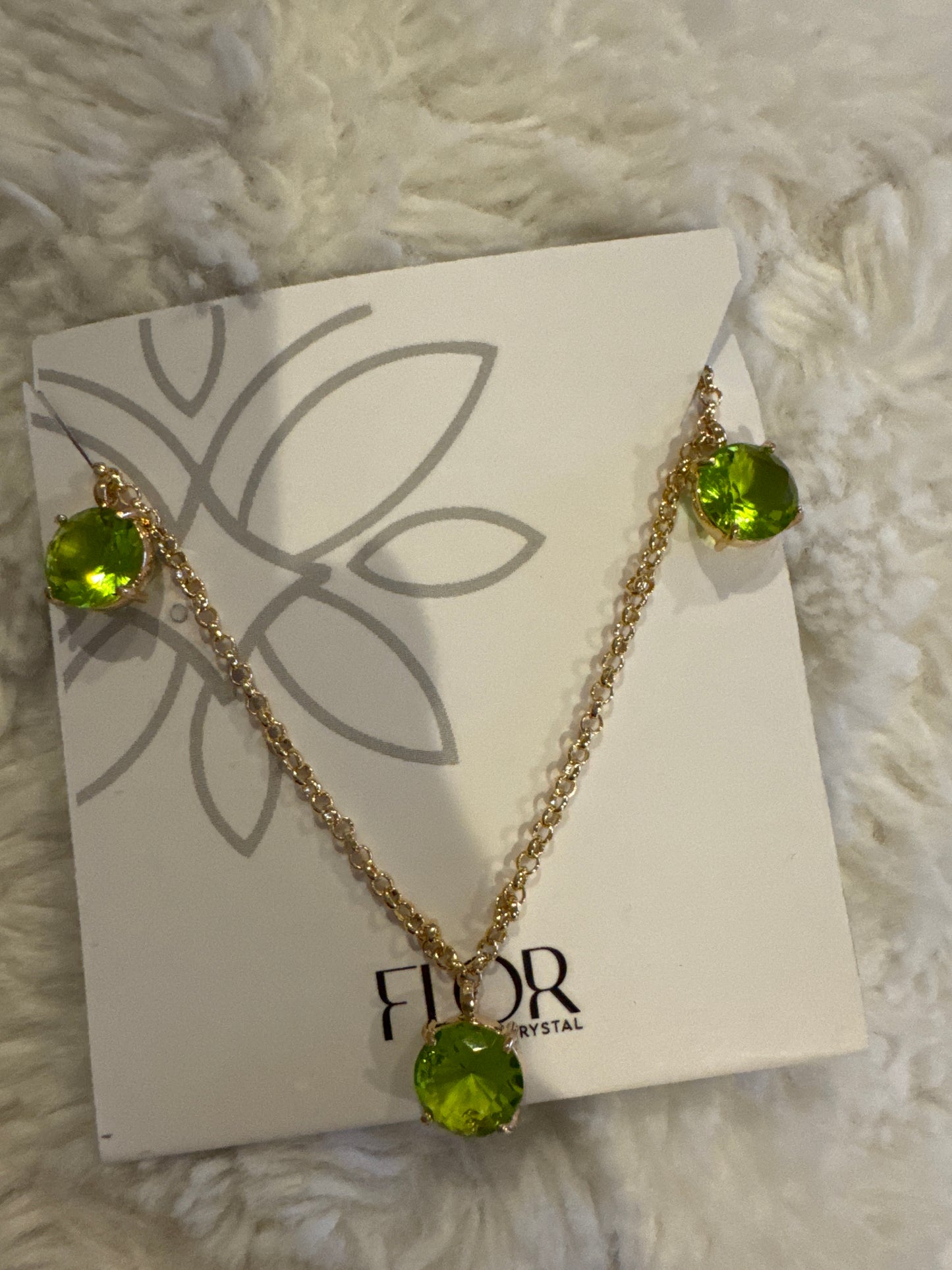 Colar - Colar com pontos de luz em periodoto