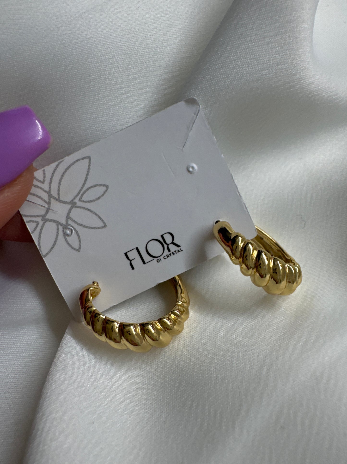 Brinco - Argola Media Torcida- gold fina