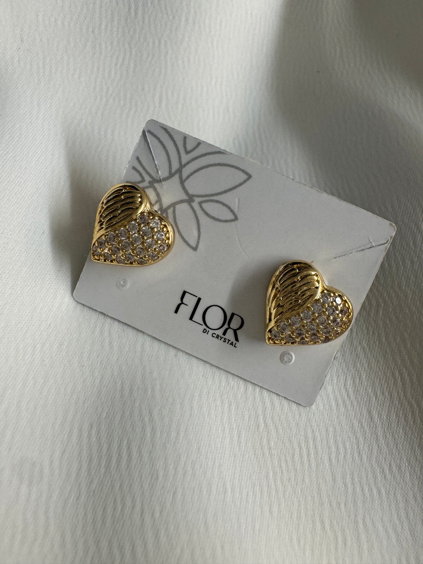 Brinco - brinco coracao Escovado com metade cravejado