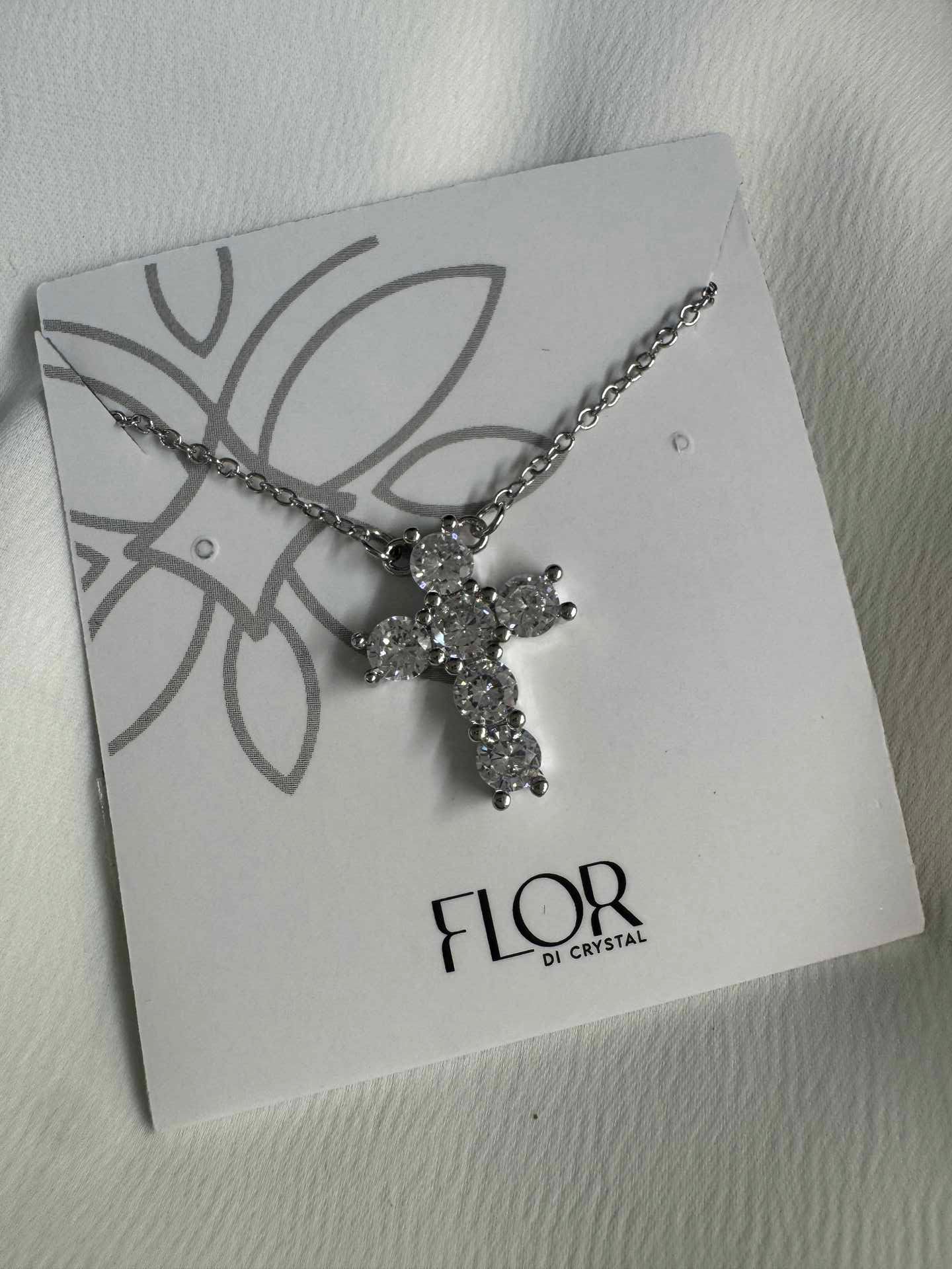 Colar - Cruz media Zirconias