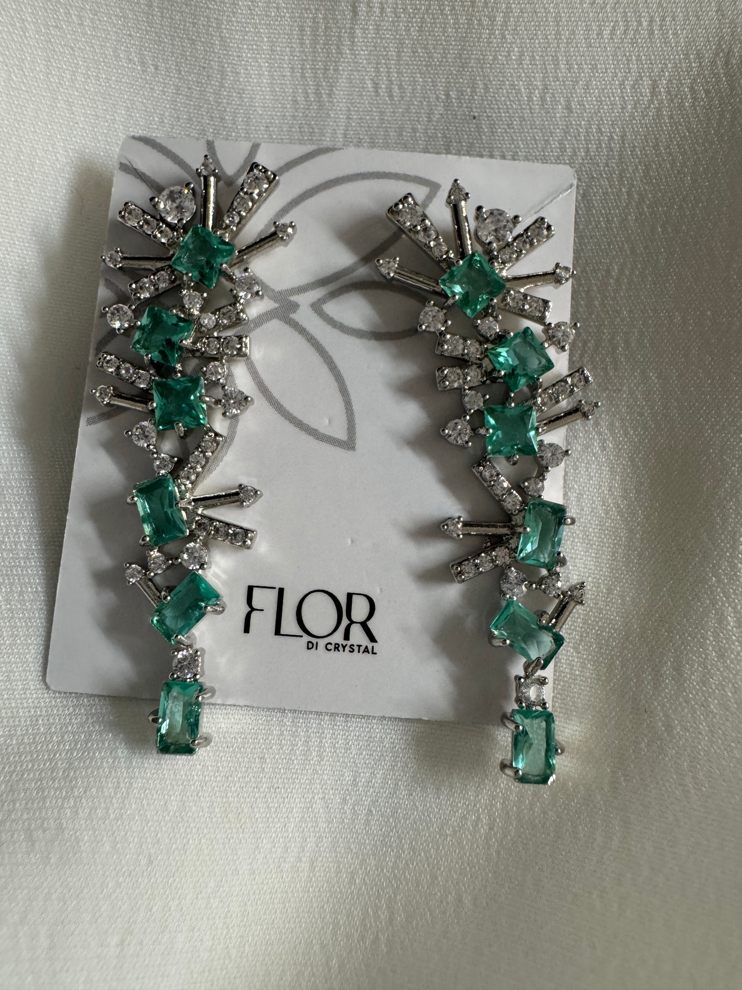 Brinco - Brinco Cascata verde Delicada