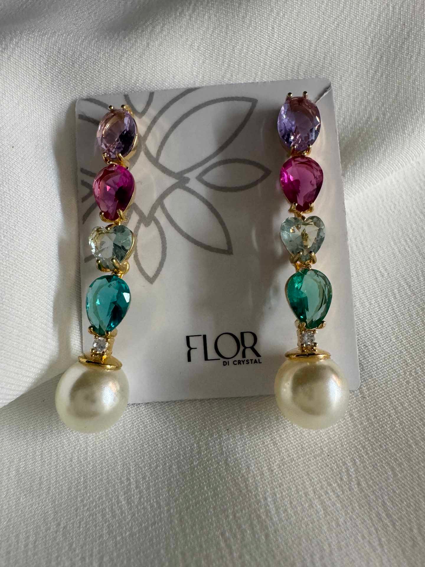 Brinco cascata colorida com perola