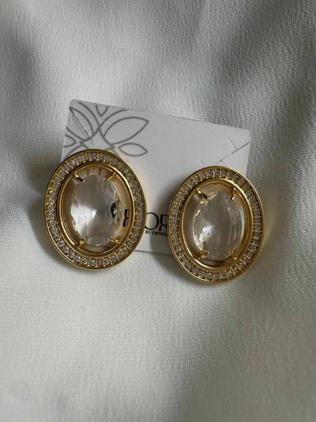 Brinco com Zirconia oval luxo