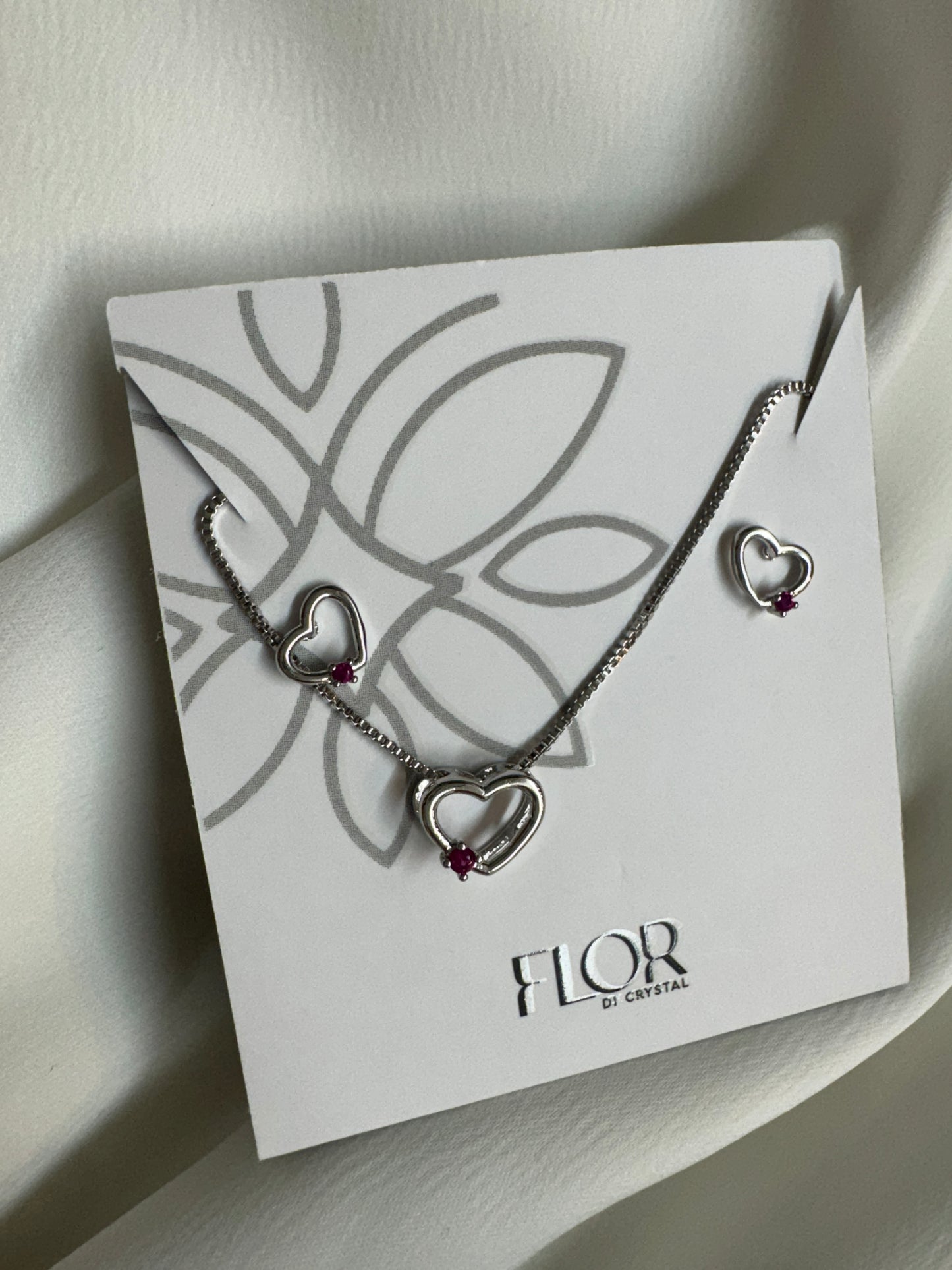 Conjunto - Conjunto delicado de coracao vasado cravejado -ROSA