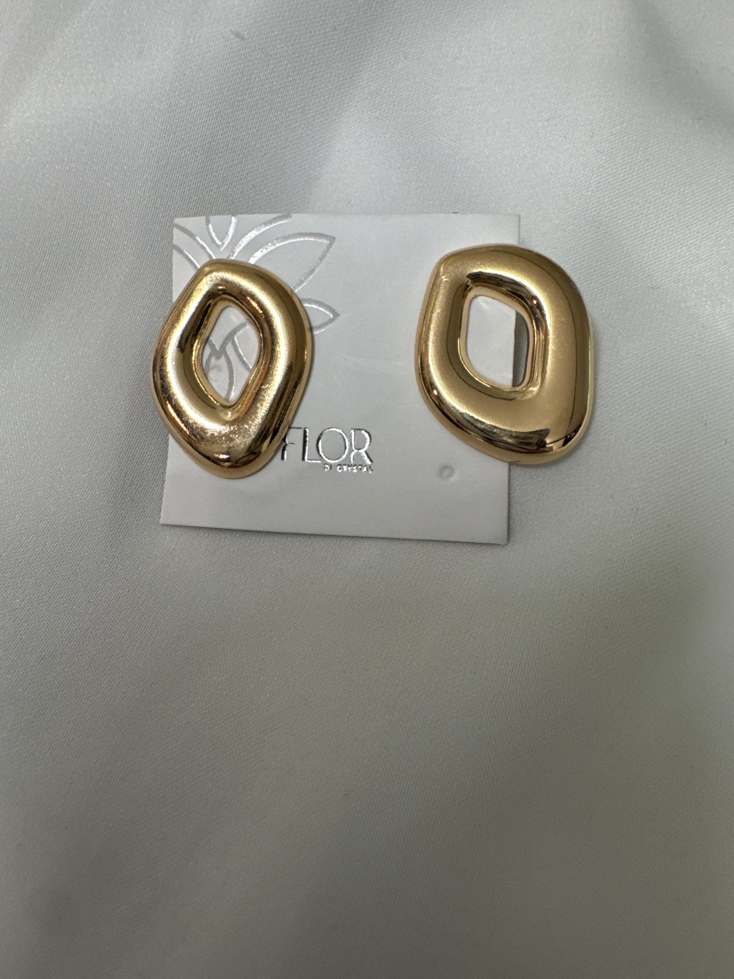 Outros - Brinco organico fechada media vasada