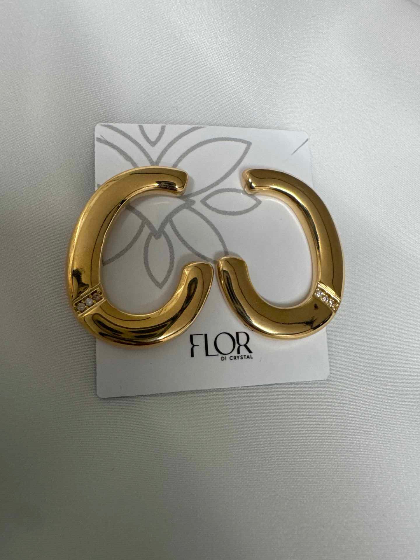 Brinco circulo aberto organico liso