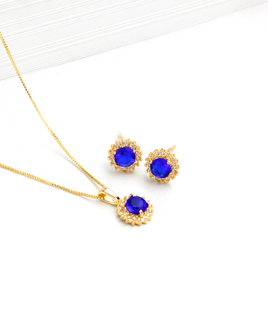 Conjunto decolar e Brinco Cravejado Azul Bic