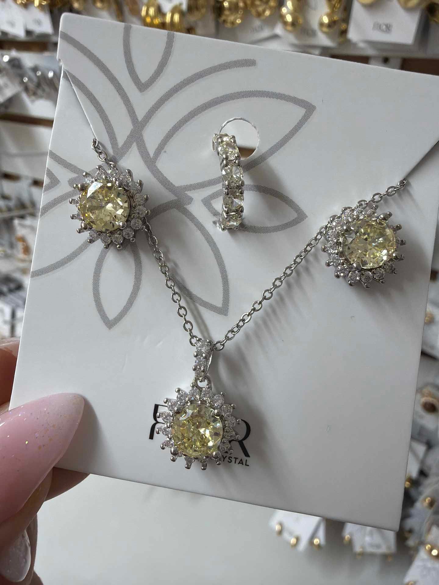 Clear cotrine cz earing and necklace set with cz