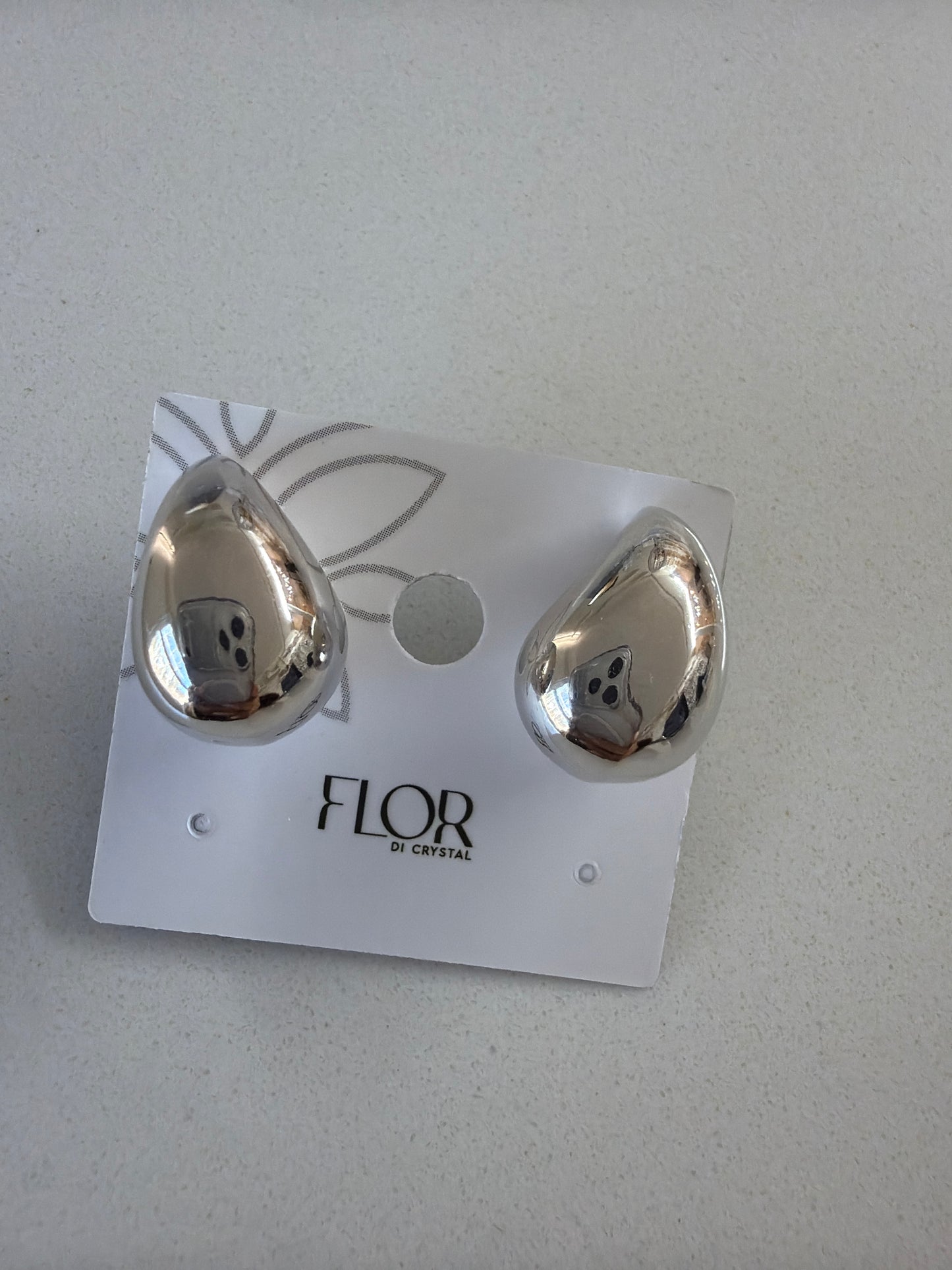 Medium Teardrop earing
