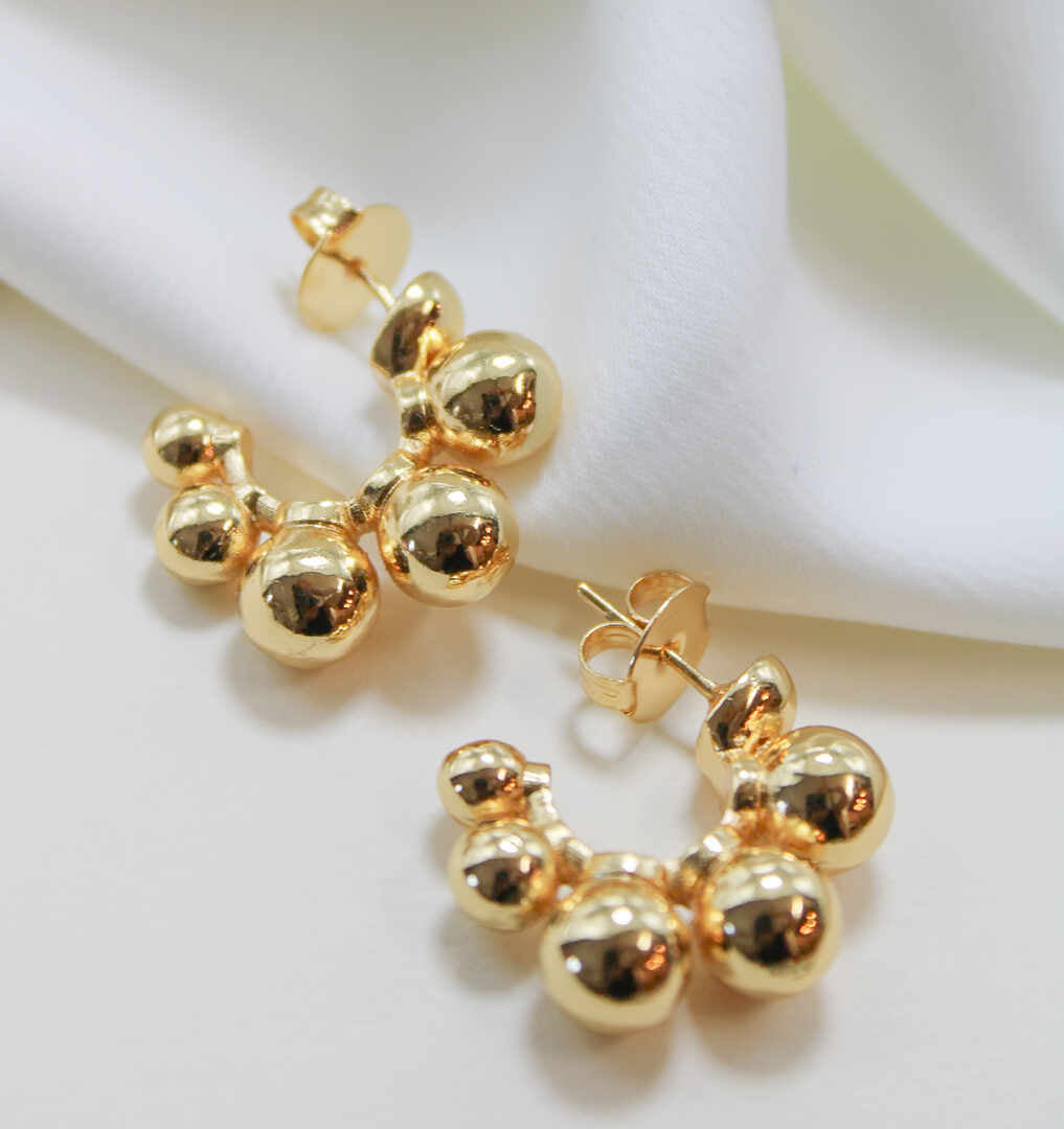 Brinco - Argola de esferas- Luxo
