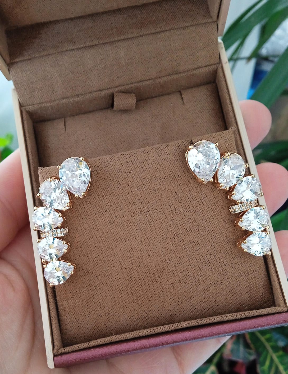 Brinco - Earcuff luxo cristal- OURO