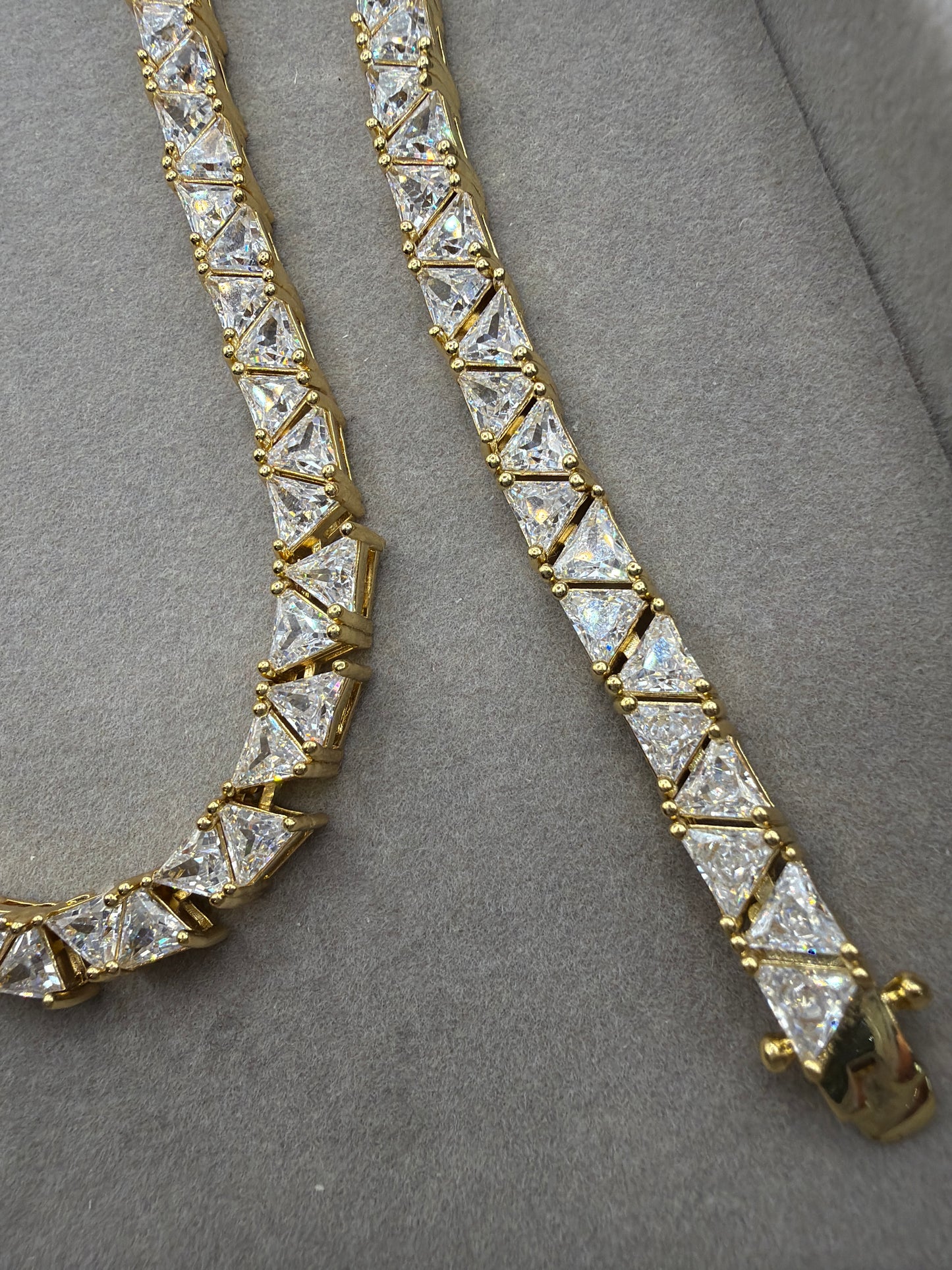 Conjunto - Rivieira Triangular 6mm e pulseira - 40cm