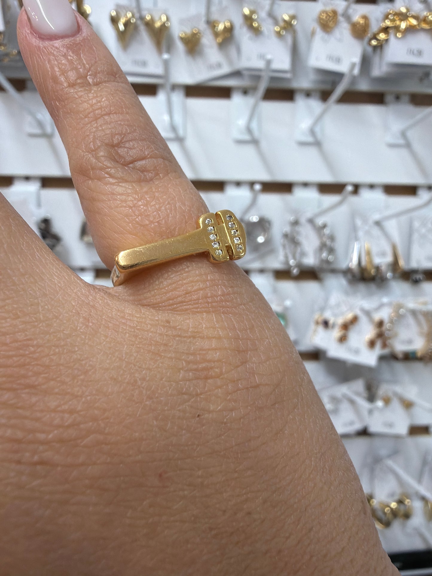 Anel - Anel de dedinho quadrado c detalhe cravejado