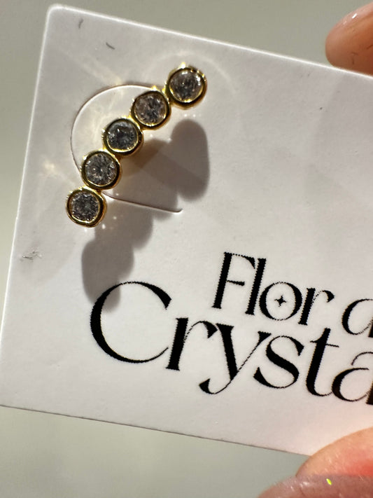 Piercing de furo Cravejado em meia lua em esferas - Helix