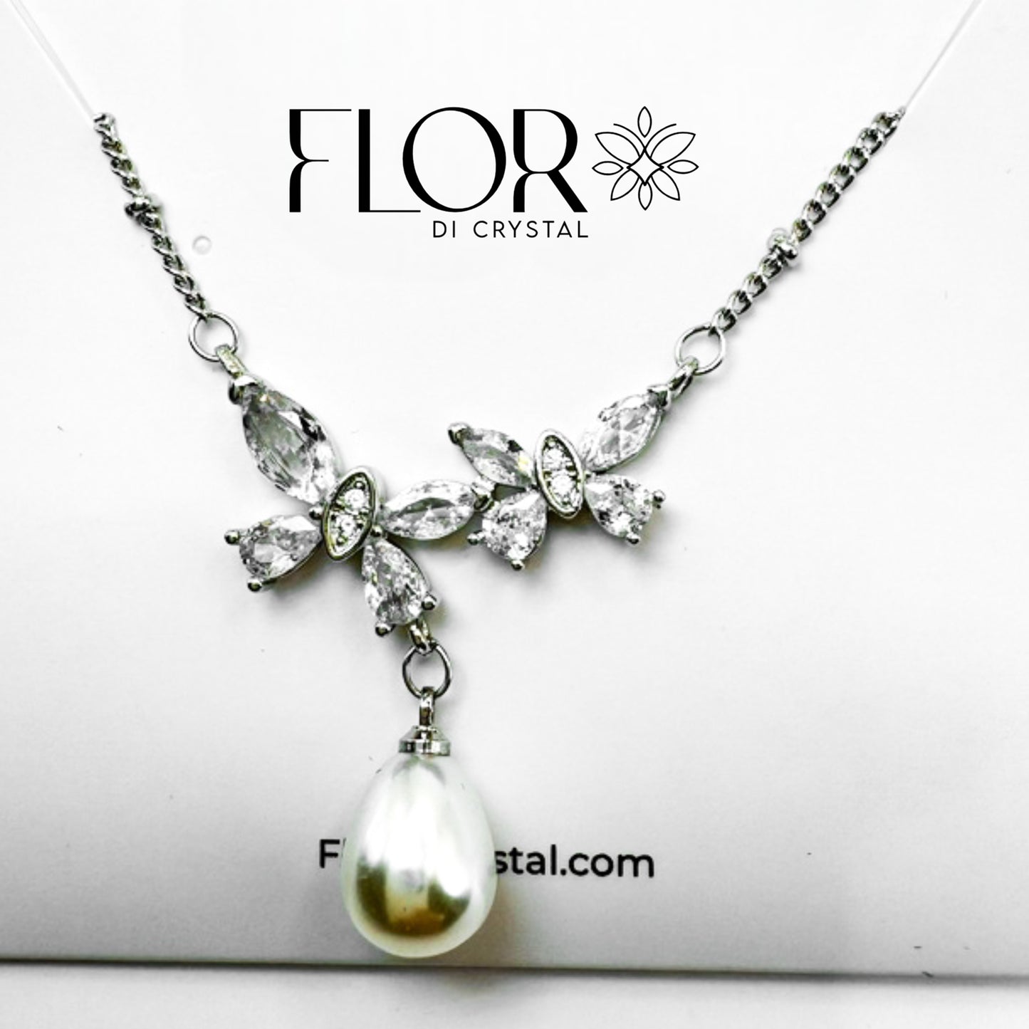 Colar - colar de borboletas cravejada e pingente de perola