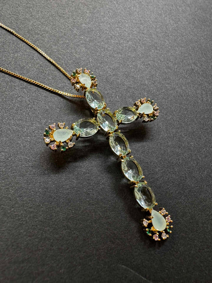 Cruz Cravejada em turmalina turquesa e cravejada em zirconias color- luxo