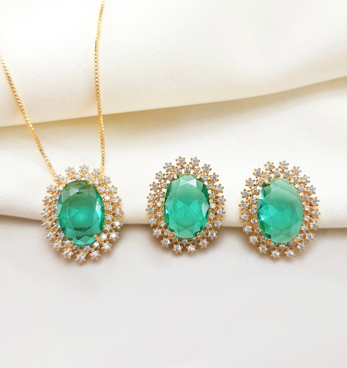 Conjunto - Conjunto de brinco de colar  cravejada pedraria  luxo oval - Zirconia verde e cristal