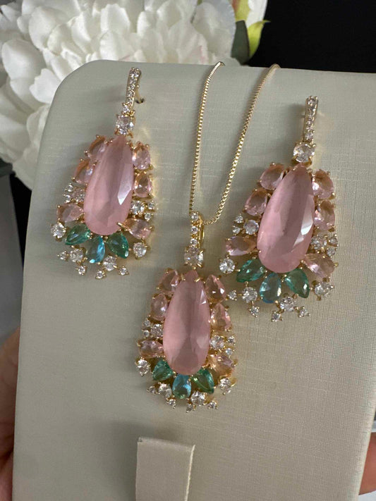 Conjunto - Conjunto Maxi Luxo- Brinco e Colar de Coracao turquesa e detalhe cravejado