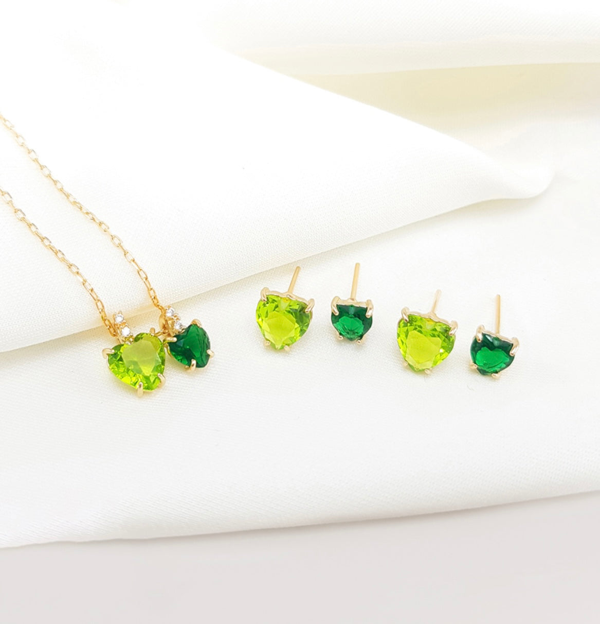Conjunto - Conjunto Brinco duplos e colar de pingente duplos- verde esmeralda e verde lima
