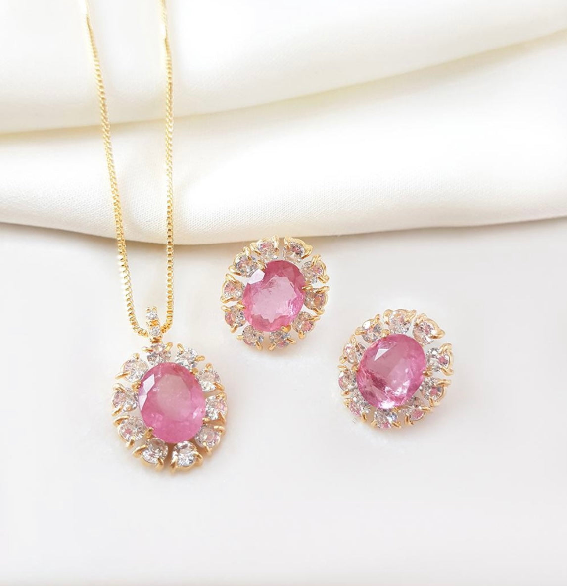 Conjunto de brinco de colar oval  cravejada pedraria  luxo- Zirconia turmaluna paraiba rosa