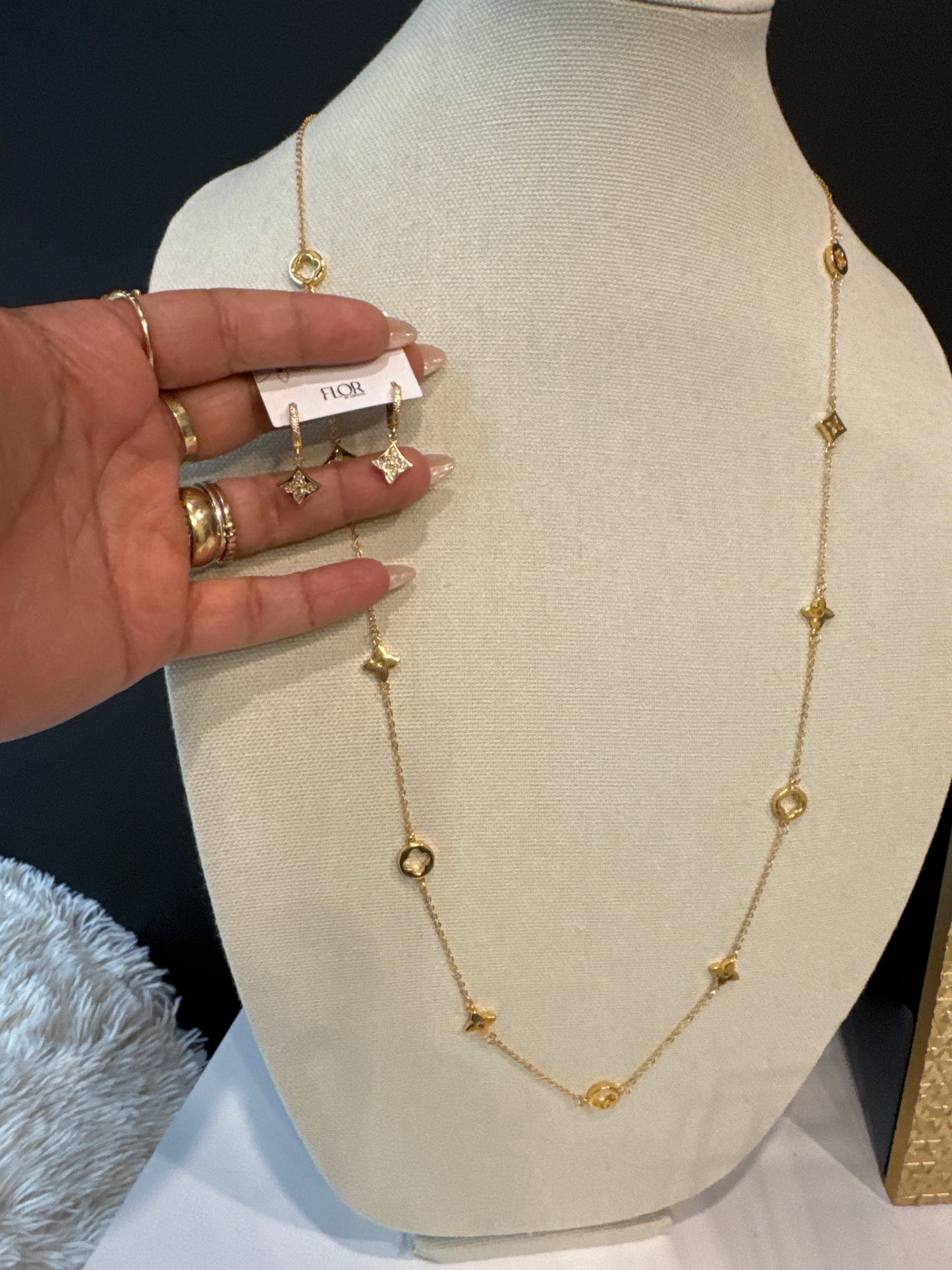 Conjunto - Conjunto de Colar longo, pulseira e brincos Luiz Vitton com brinco