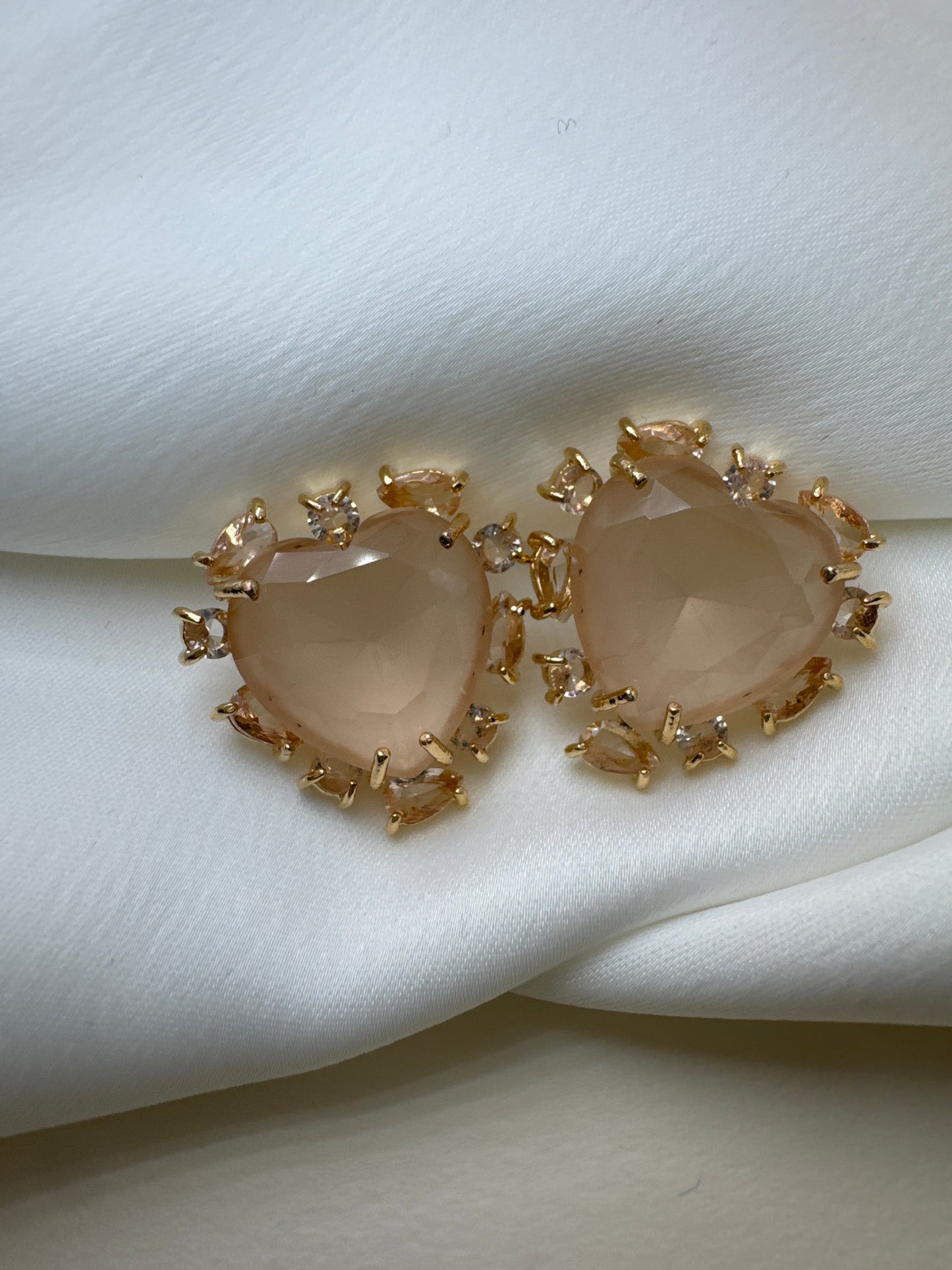 Brinco - Brinco de coração com zirconias ambar   medio