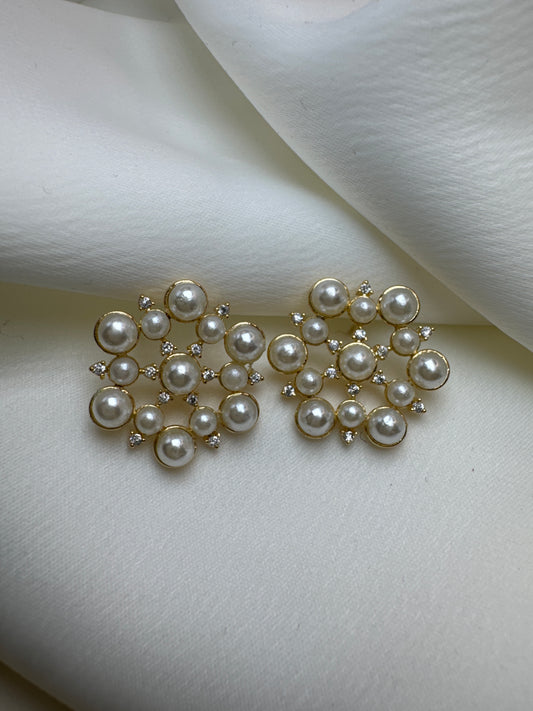 Brinco - Brinco raios em perolas e Zirconia   medio