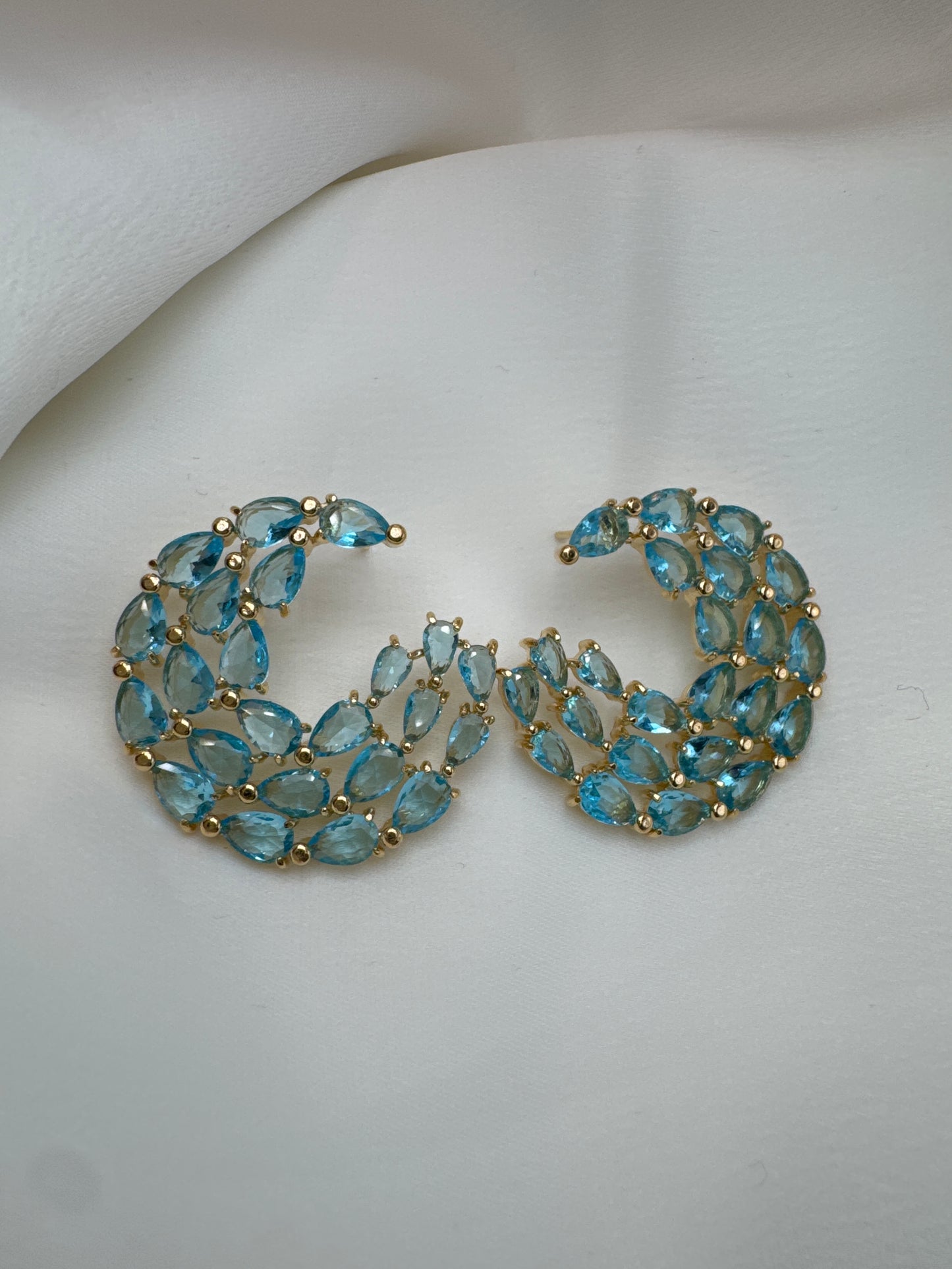 Brinco - Brinco circular em zirconias azul