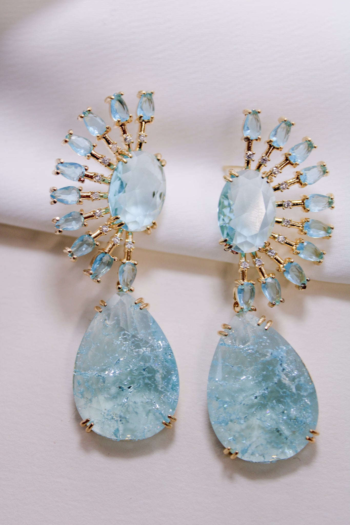 Aquamarine Earing with teardrop stone