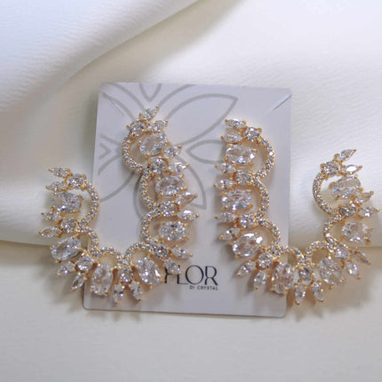 Delicate luxury earing with cristal and Zirconia