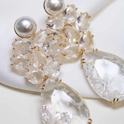 Flower cascade earing w pearl accent in Cristal 