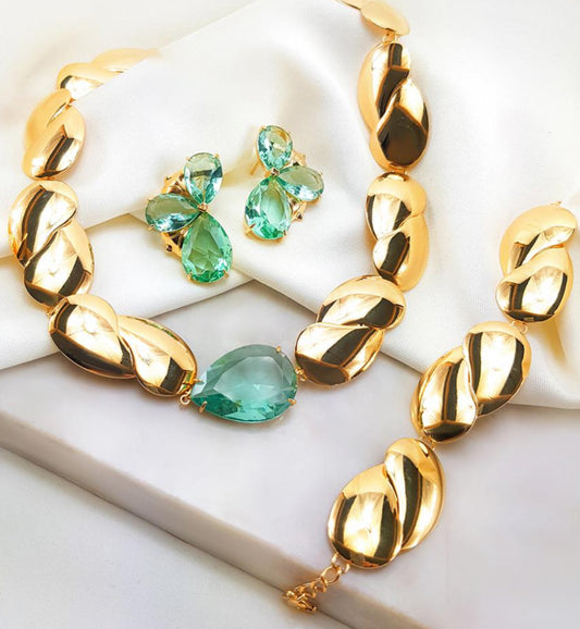 Conjunto - Conjunto organico liso -Chocker, Pulseira e brinco em pedraria Verde