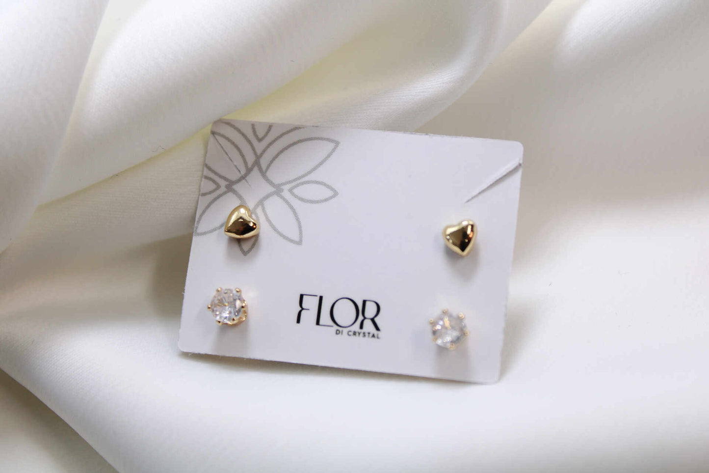 Brinco - Brinco de coracao liso e ponto de luz