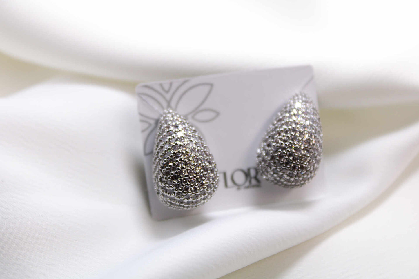 Brinco - Gota Media cravejada rodio