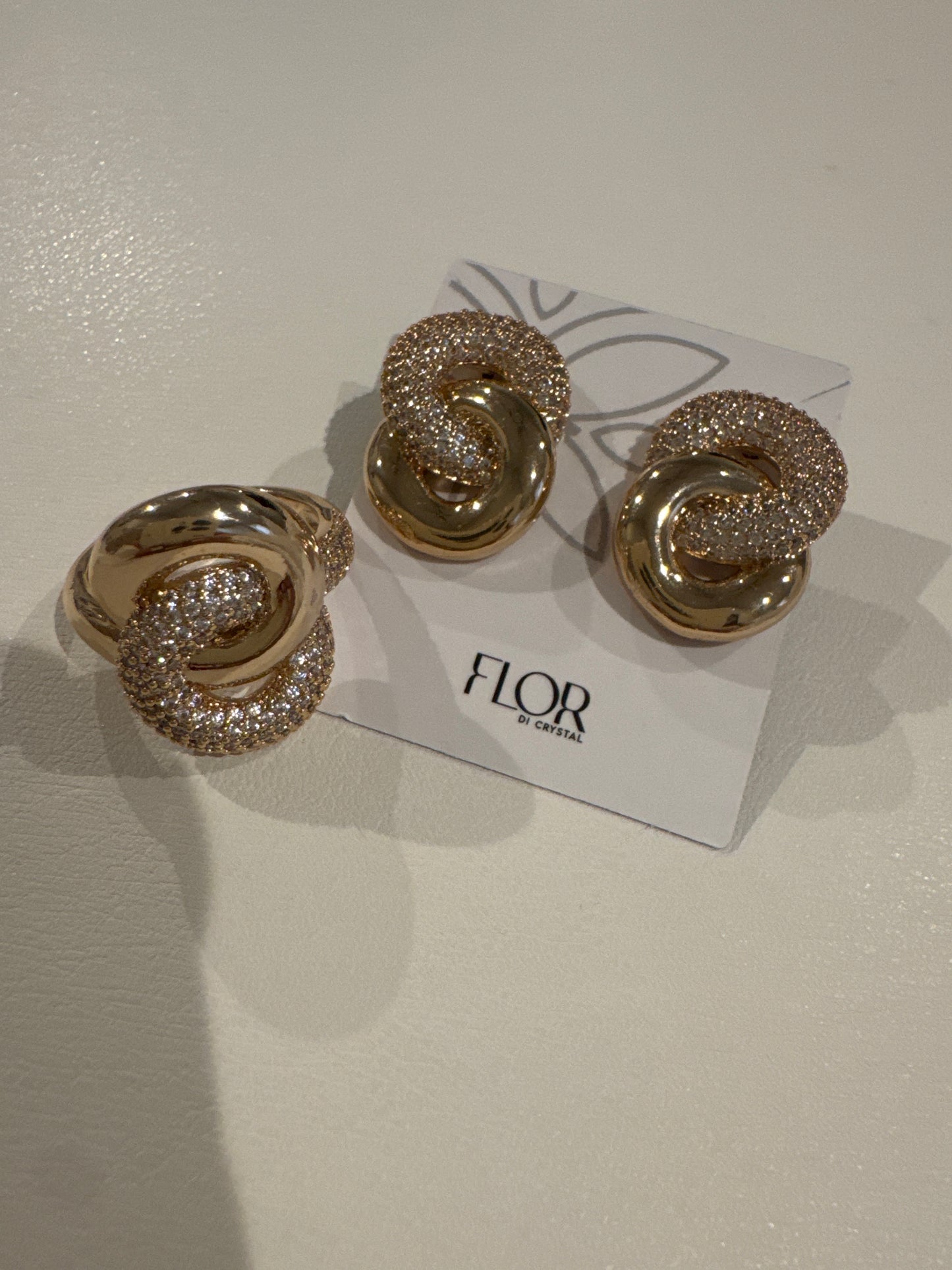 Conjunto - Brinco e anel em nó Luxo cravejado