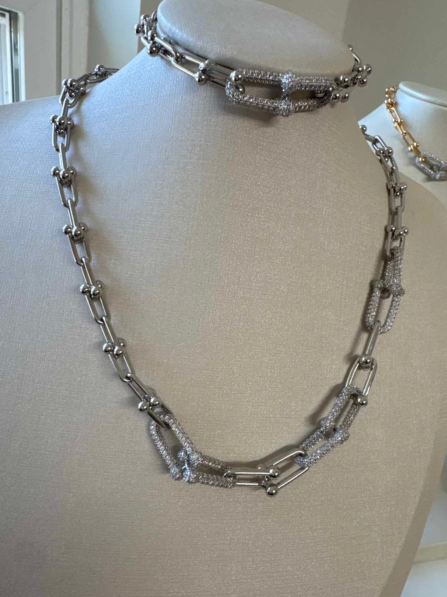 Conjunto - Conjunto Tiffani maxi corrente em elos cravejados de rodio-  3 pcs Rodio